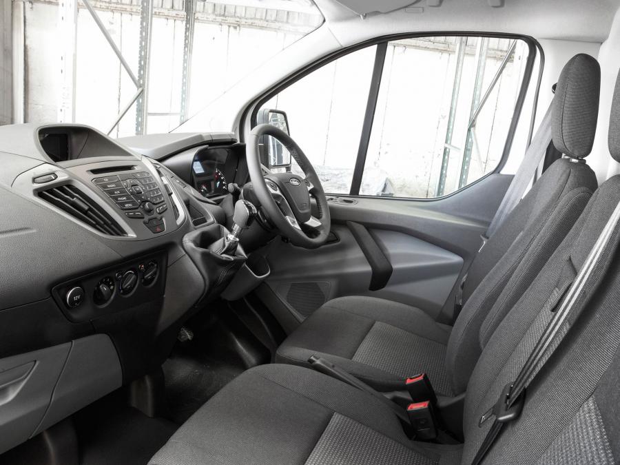 Интерьер Ford Transit Custom 2014 года  (AU) (фото 12 из 23)